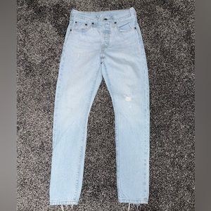 Levi’s 501 women light washed jeans
